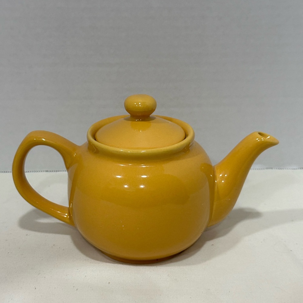 Old Amsterdam Porcelain Works Small Teapot